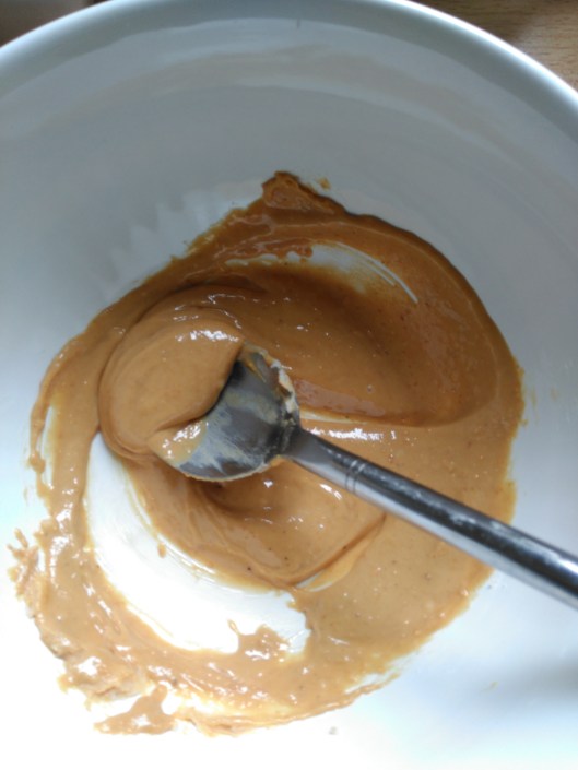 Cashew nut butter + org coconut oil + vanilla extract = smiley face